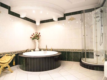 Luxury apartment. 2 bed rooms. City center Memmingen, pedestrian zone